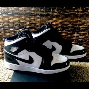 New Air Jordan1 Mid. Black/White. 6Y/7.5 Women’s.
